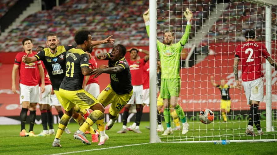 Bị Southampton cầm hòa ở phút 90+6, MU bỏ lỡ cơ hội vào top 4