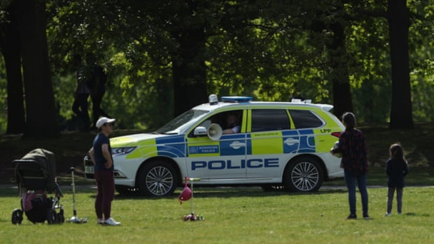 Chính phủ Anh tuyên bố sẽ nới lỏng rất ít các biện pháp phong toả