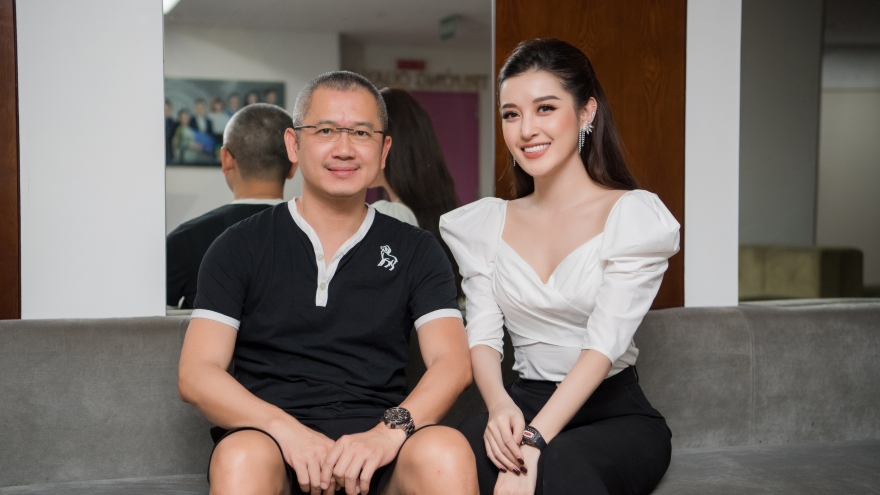 Huyền My khoe ảnh bố thời trẻ 'chất chơi' như ngôi sao nhạc rock