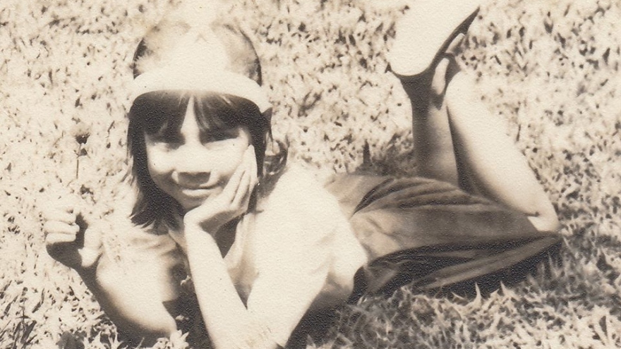 Ngắm loạt ảnh thời “ẵm ngửa” vô cùng đáng yêu của ca sĩ Thanh Thảo