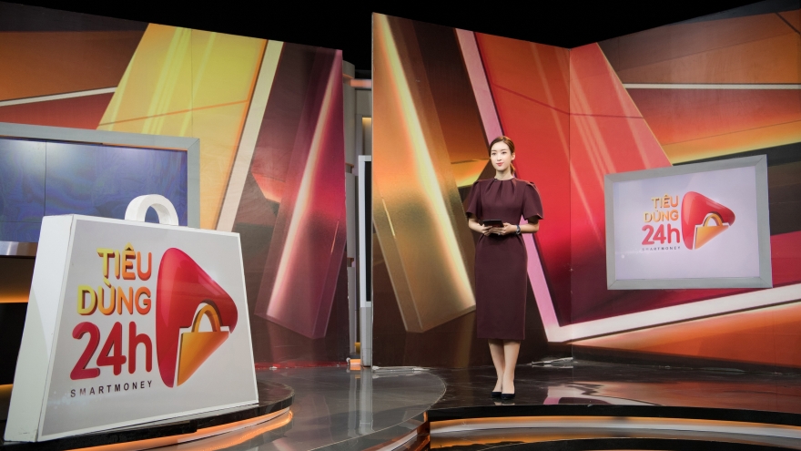 Hoa hậu Đỗ Mỹ Linh rạng rỡ trong ngày đầu trở lại công việc sau dịch