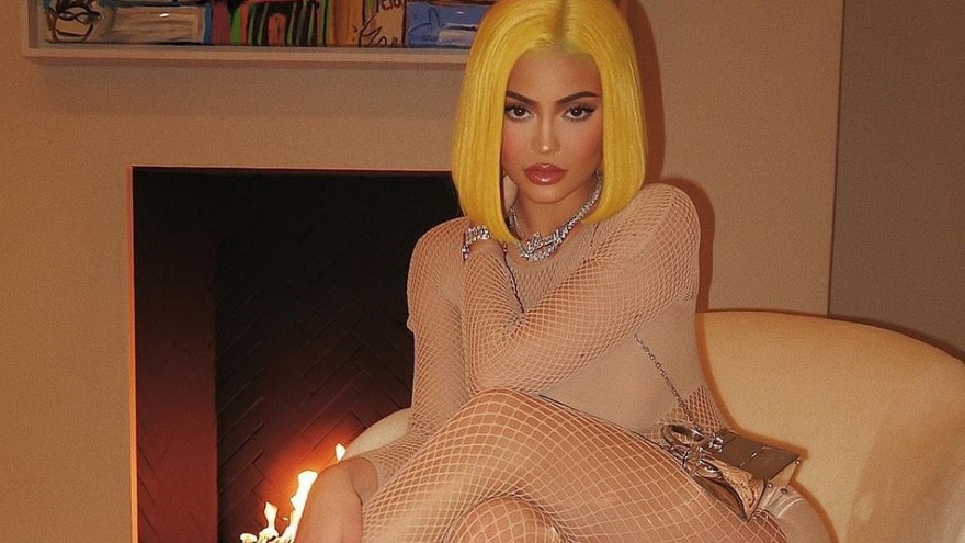 Kylie Jenner mạnh tay chi tiền “khủng” để mua biệt thự và phi cơ riêng