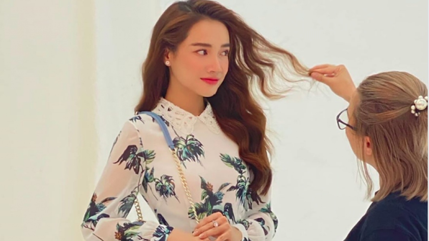 Nhã Phương “gây sốt” với nhan sắc tự nhiên khi chụp bằng camera thường