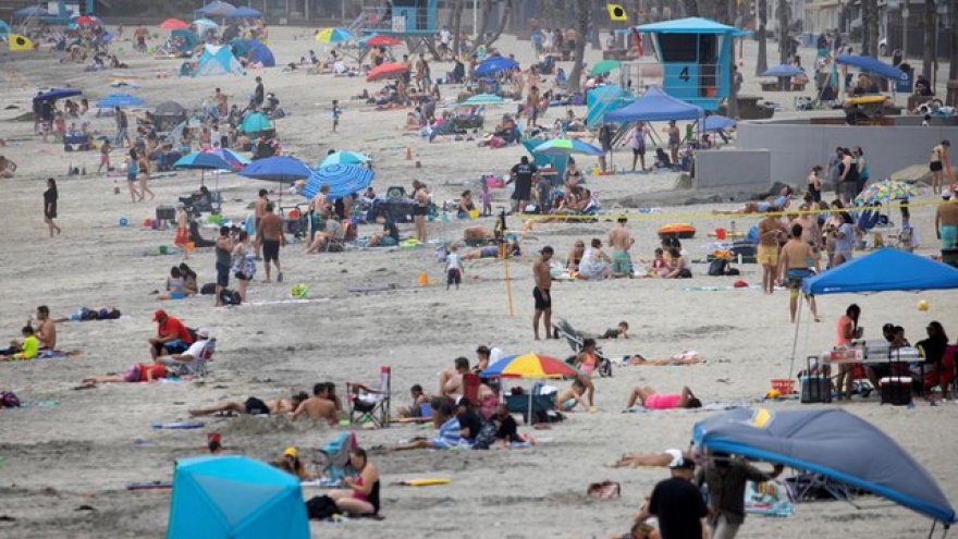 Mỹ: Số ca mắc Covid-19 tăng gấp đôi ở ít nhất 10 bang trong tháng 6