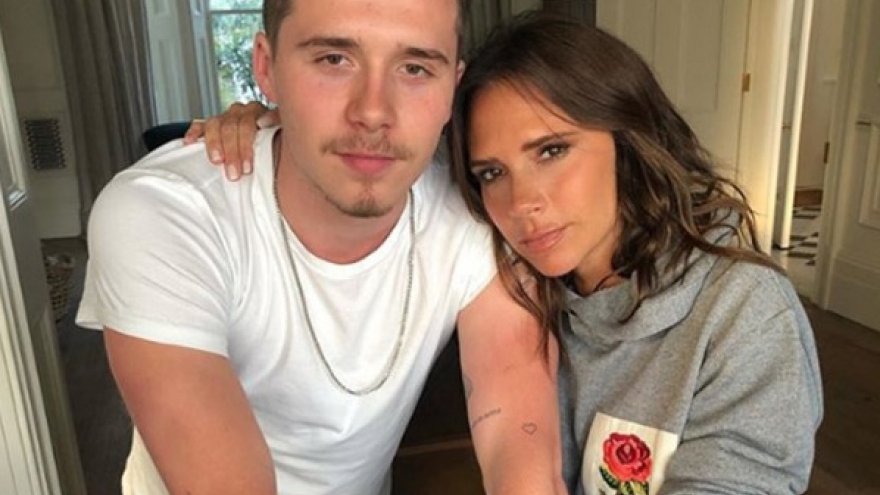 Victoria Beckham viết lời ngọt ngào cho cậu cả sau 3 tháng xa cách