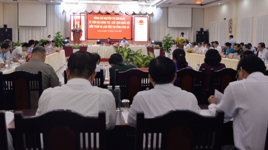 Chủ tịch Quốc hội làm việc với lãnh đạo tỉnh Long An