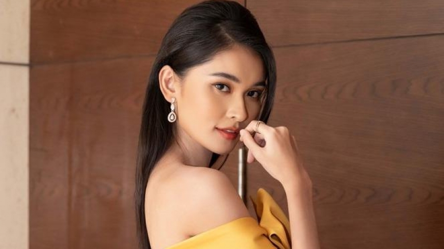 Á hậu Thùy Dung chăm chỉ đi làm trong ngày sinh nhật