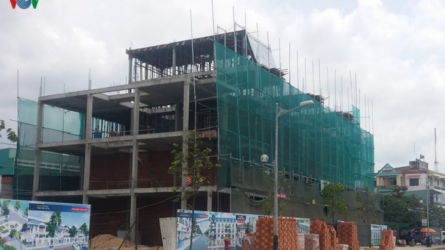 Công trình xây dựng ở Hà Nội vẫn “nằm im” chờ qua dịch bệnh