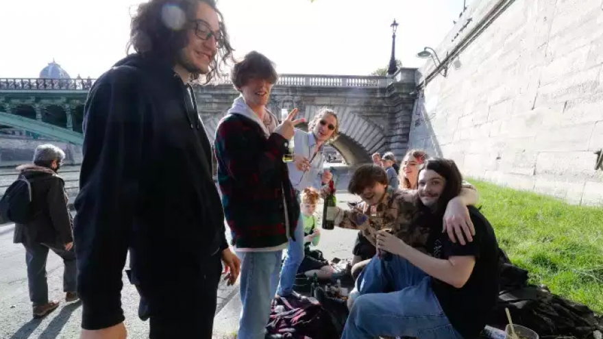 Pháp số ca nhiễm SARS CoV-2 trong ngày cao nhất từ khi gỡ phong tỏa