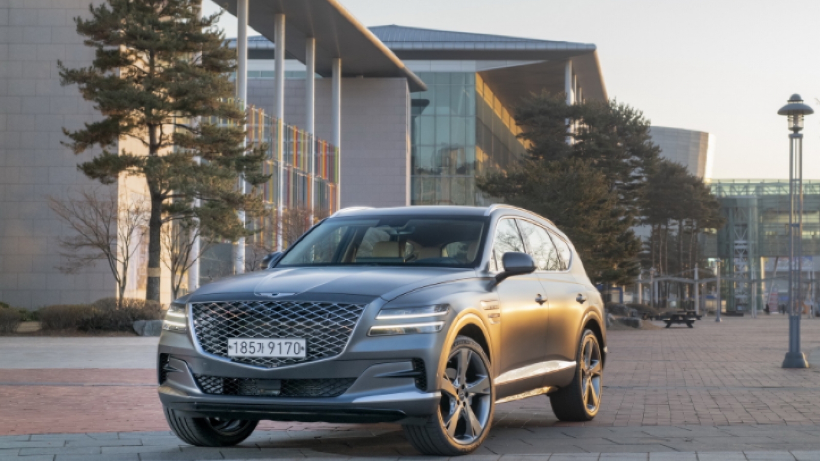 SUV đầu tiên của Genesis GV80 2021 chốt giá từ 65.532 USD