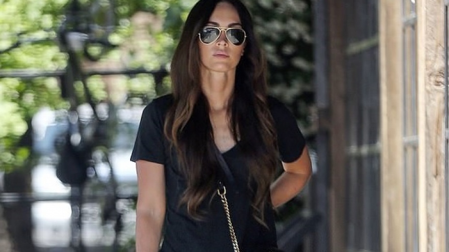Megan Fox mặc đồ xuề xòa, một mình ra phố sau ồn ào ly hôn