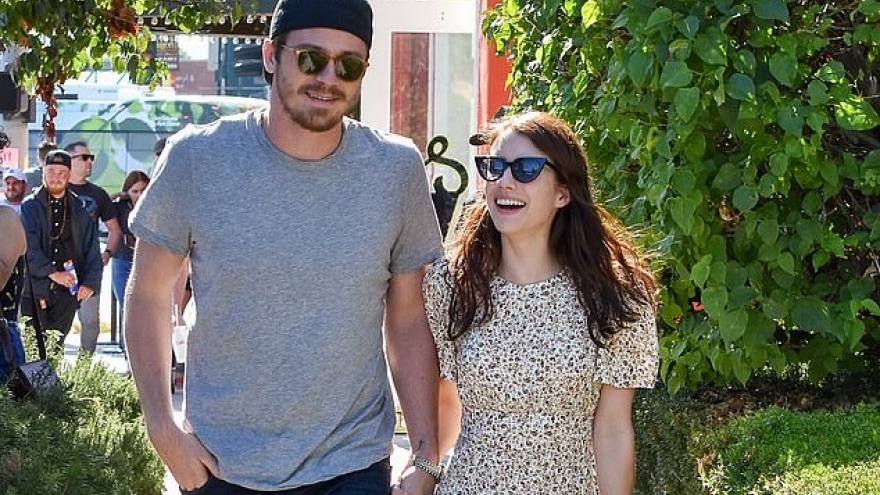 Kiều nữ Emma Roberts mang thai con đầu lòng với bạn trai