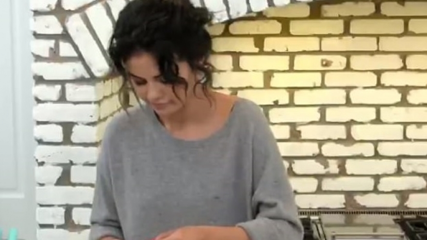 Selena Gomez chia sẻ trên Instagram show nấu ăn tại biệt thự triệu đô