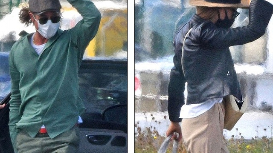 Brad Pitt đến Pháp cùng bạn gái tin đồn bằng máy bay riêng