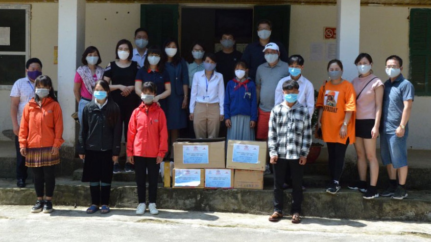 Doanh nhân Việt tại Hàn đồng hành chống dịch Covid-19 tại Tây Bắc
