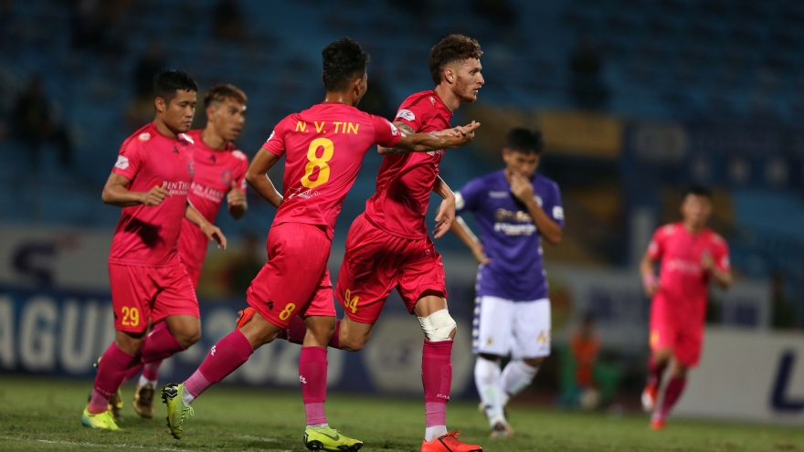 Văn Quyết đá hỏng phạt đền, Hà Nội FC thất thủ 0-1 trước Sài Gòn FC