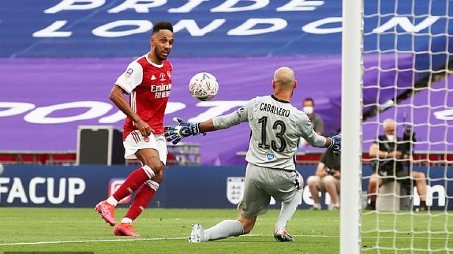 Aubameyang lập cú đúp, Arsenal ngược dòng đả bại Chelsea giành FA Cup