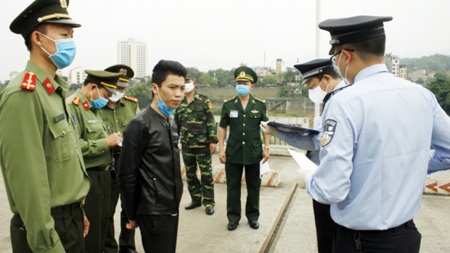 Vượt biên sang thăm người yêu, nam thanh niên Trung Quốc bị bắt giữ