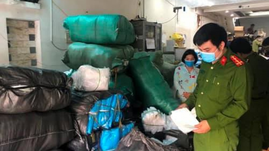 Hàng nghìn sản phẩm vật tư y tế không rõ xuất xứ chờ ra thị trường