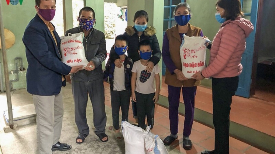Các tổ chức từ thiện thay đổi phương thức hỗ trợ người dân khó khăn