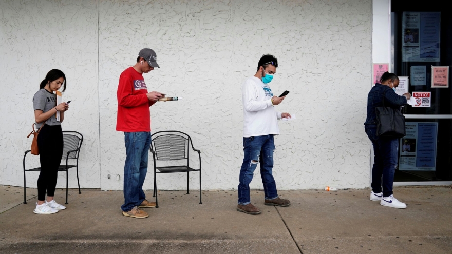 Số người mất việc ở Mỹ trong tháng 4 lên tới 20,5 triệu