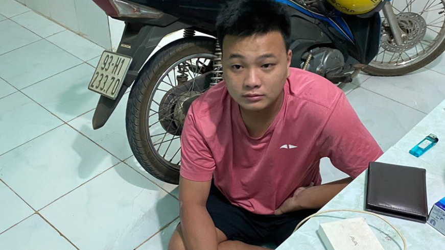 Bắt giam nam thanh niên dâm ô trẻ em trong nhà vệ sinh trường học