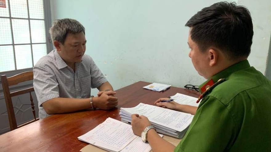 Thầy giáo chiếm đoạt 200 triệu tiền "chạy" việc