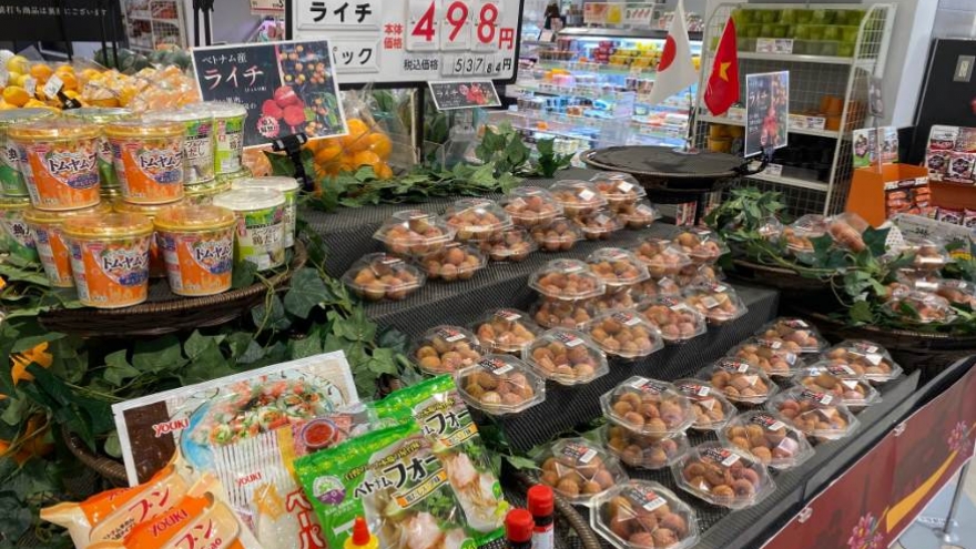 Vải tươi Việt Nam lần đầu lên kệ siêu thị ở Nhật Bản