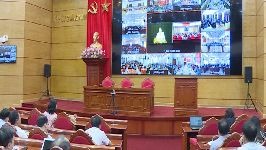 Việc mở lại biên giới, đường bay cần phải tính toán kỹ lưỡng