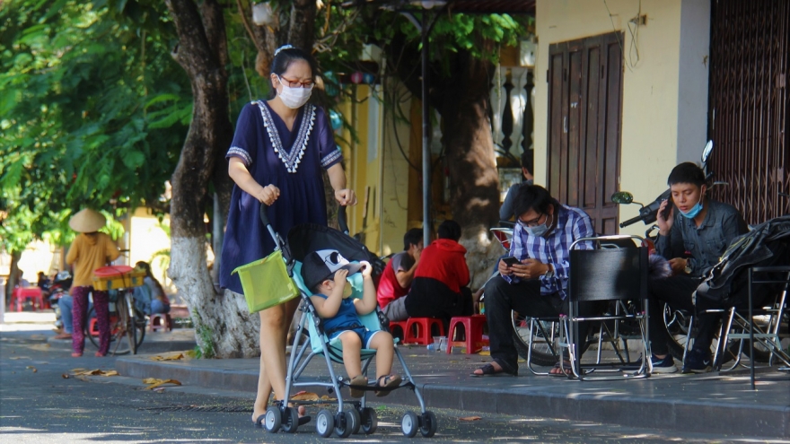 Những hình ảnh ngày đầu nới lỏng cách ly xã hội ở Quảng Nam
