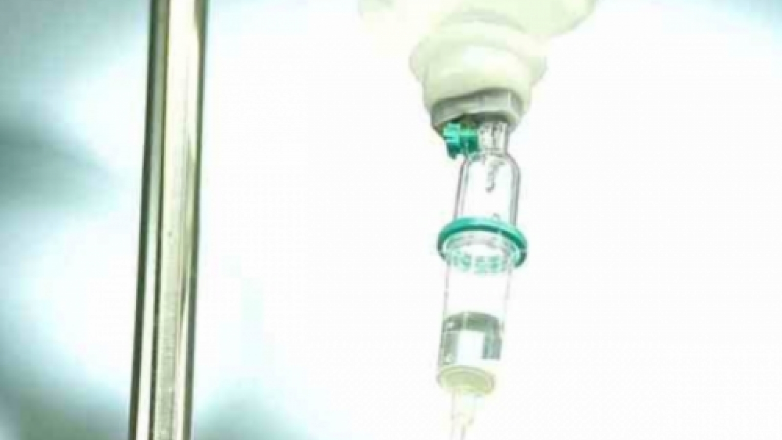 Khi mắc sốt xuất huyết có nên truyền dịch tại nhà?