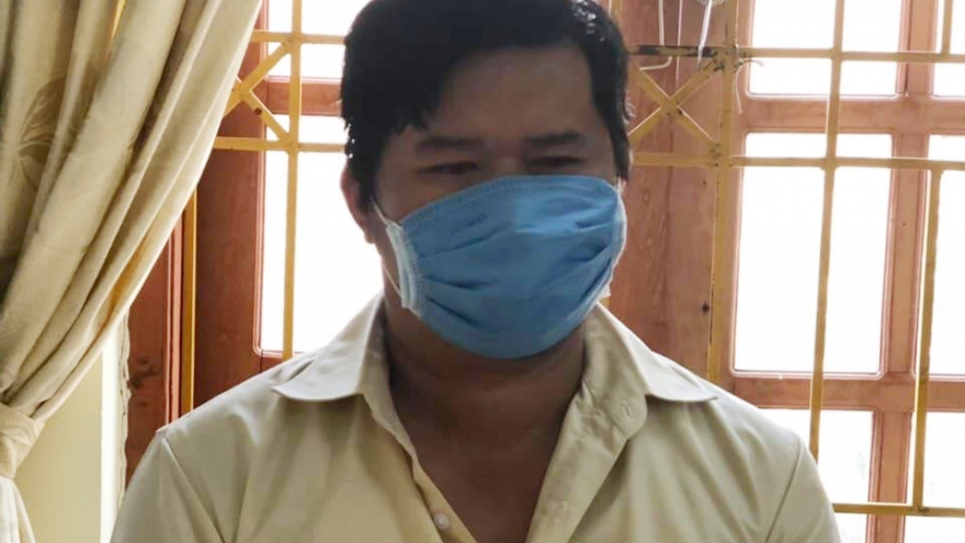 Dùng búa đánh chết bố đẻ