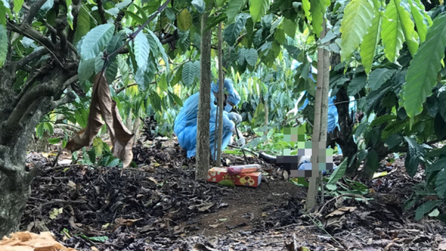 Người phụ nữ tử vong trong tư thế treo cổ