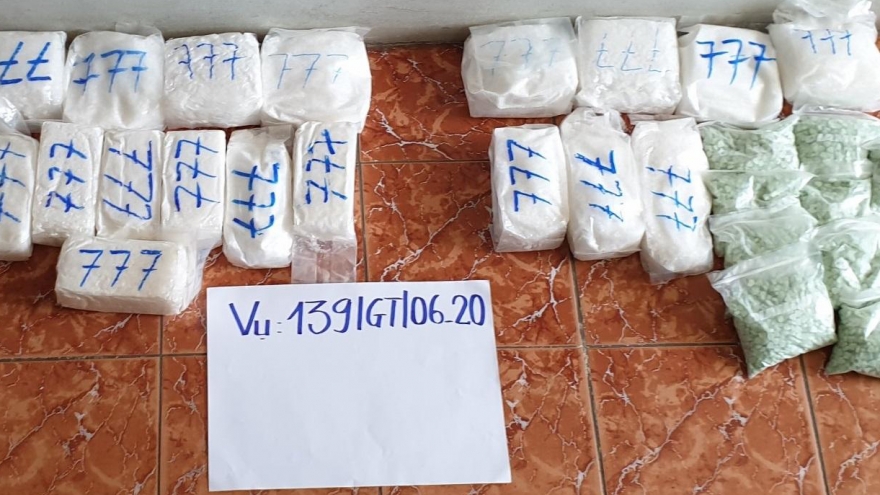 5 đối tượng vận chuyển 34kg ma túy vào Việt Nam bị khởi tố