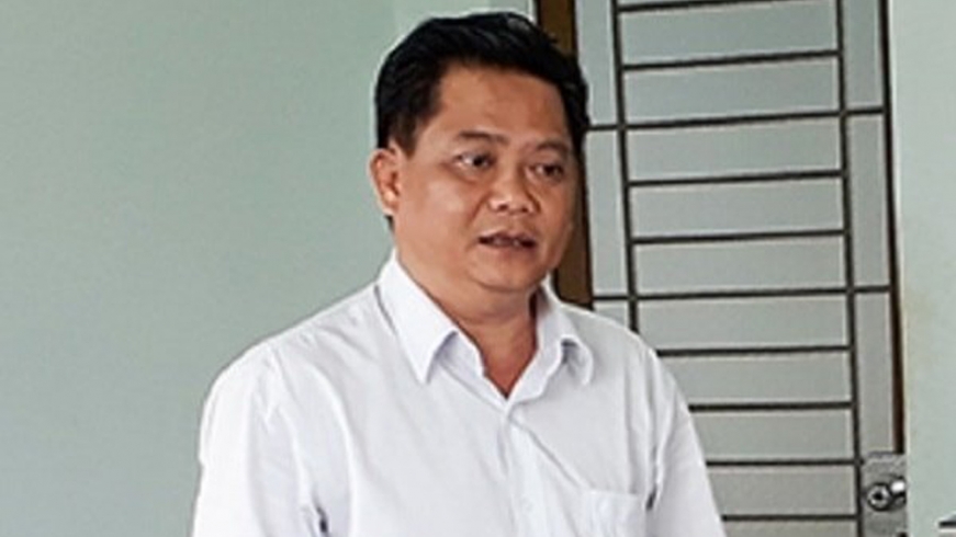 Phó Bí thư huyện bị điều chuyển công tác vì gian lận bằng cấp
