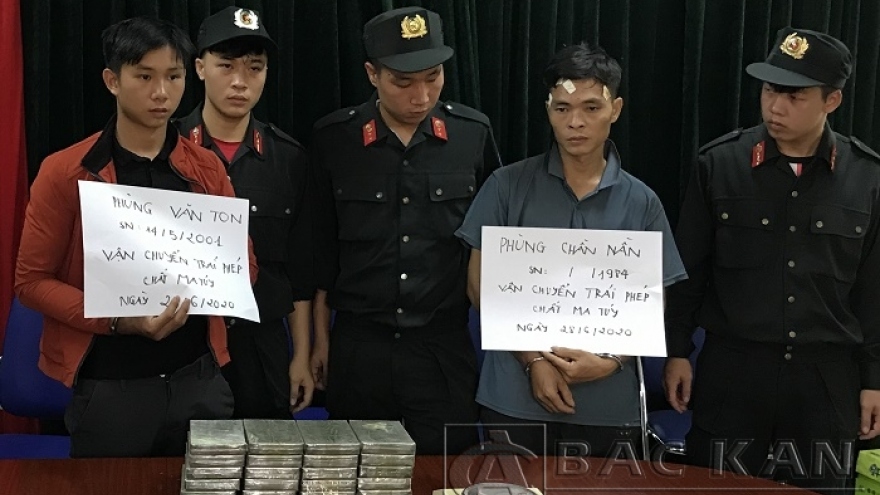 Sa lưới khi đang vận chuyển hơn 7kg heroin đi tiêu thụ