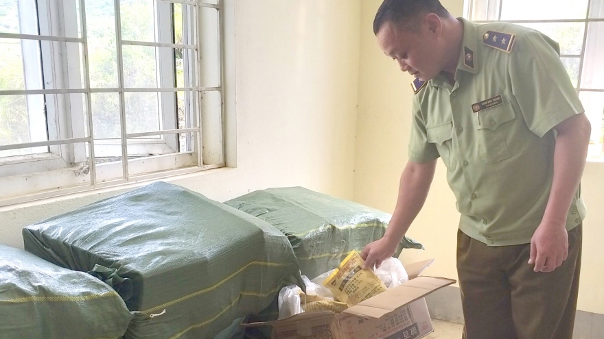 Lào Cai bắt 600 gói thuốc bảo vệ thực vật không rõ nguồn gốc