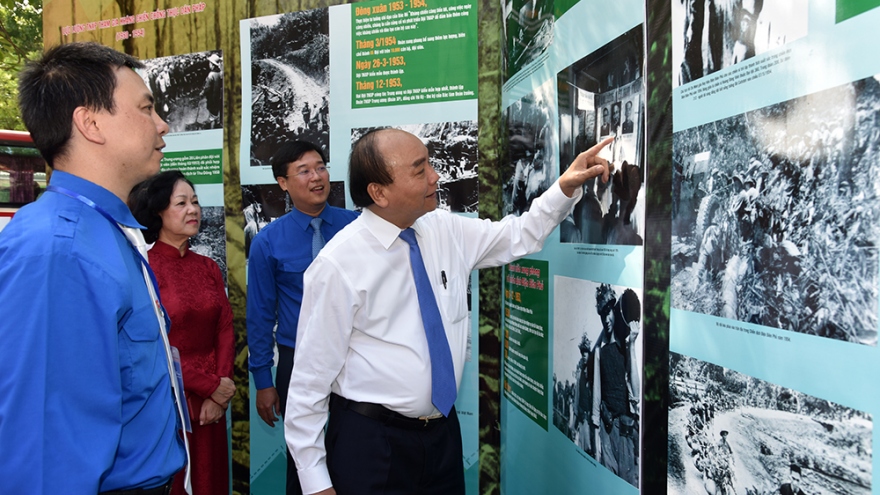 Thủ tướng: Thanh niên xung phong thể hiện ý chí “dời non, lấp biển”