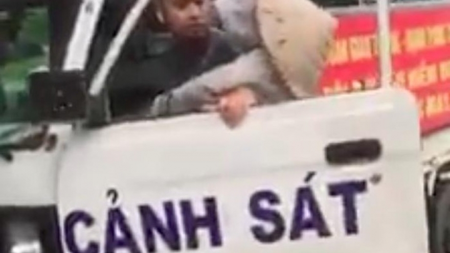 Nóng 24: Xử lý vụ công an phường quần đùi, áo cộc dẹp hàng rong