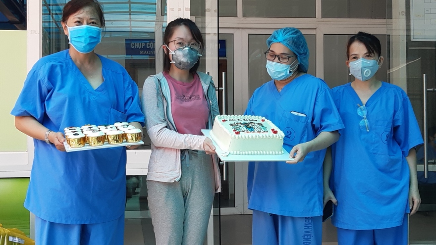 Sau chữa bệnh, bác sĩ Bệnh viện Đà Nẵng đi cách ly trong yêu thương