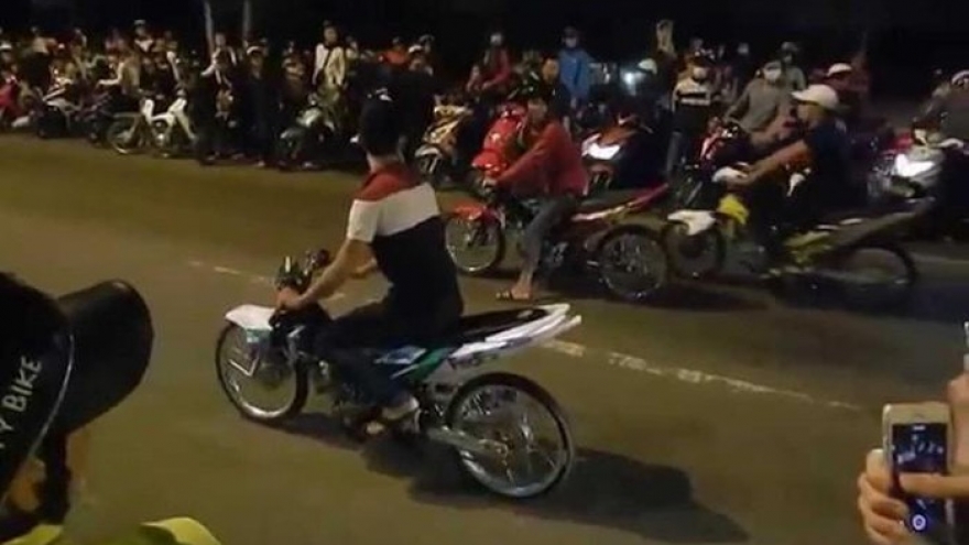Tụ tập đua xe giữa “bão” Covid-19, Thủ tướng chỉ đạo xử lý nghiêm