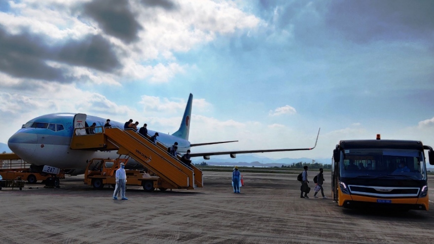 Sân bay Vân Đồn đón 340 chuyên gia Hàn Quốc theo quy trình đặc biệt