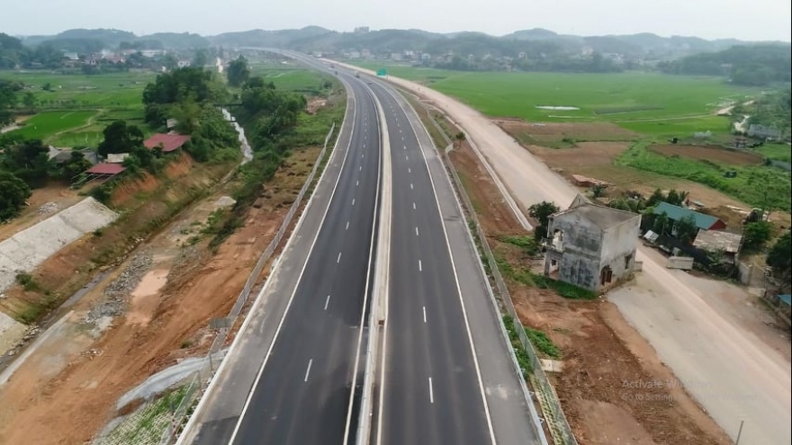 Vướng 2 hộ dân, đường gom cao tốc Bắc Giang - Lạng Sơn vẫn dang dở
