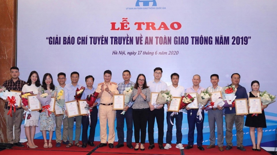 VOV và nhiều cơ quan báo chí đạt giải viết về An toàn giao thông