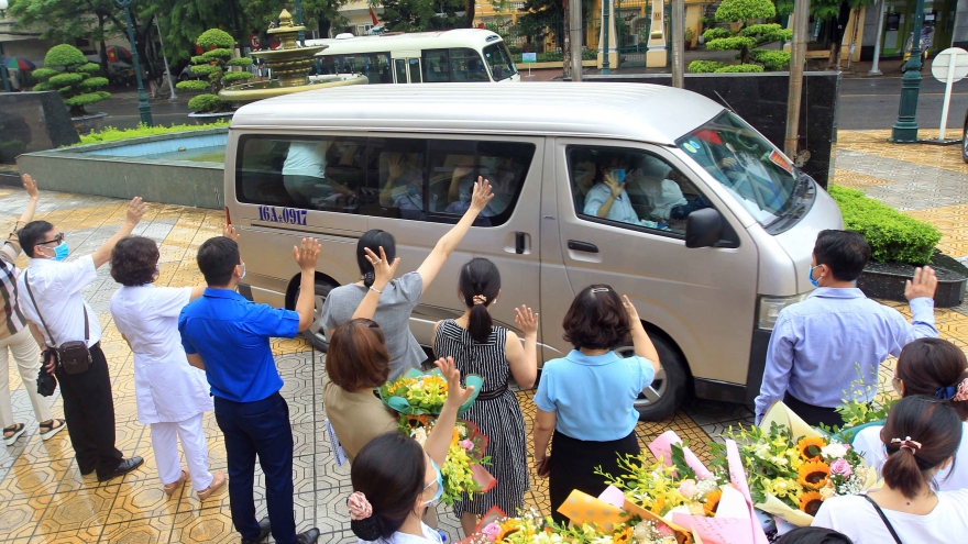 Đoàn bác sĩ, điều dưỡng Hải Phòng lên đường chi viện cho Đà Nẵng