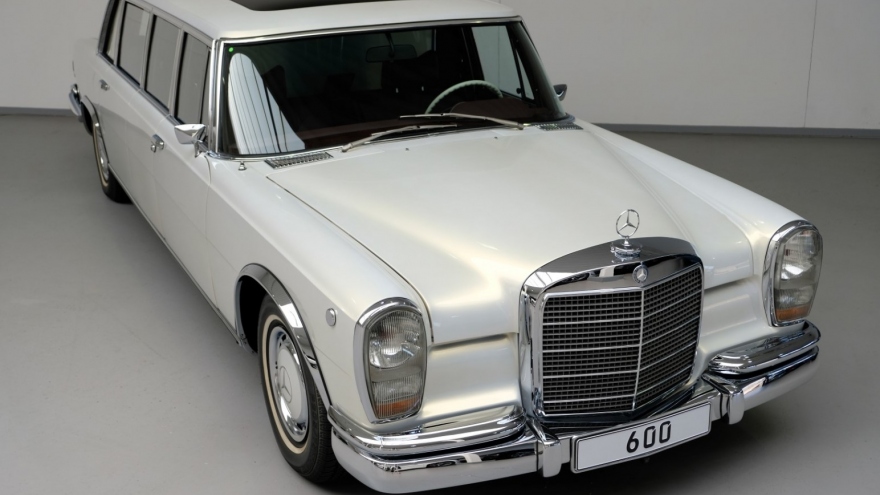 Tốn hơn 70 tỷ đồng để phục hồi Mercedes-Benz 600 Pullman Maybach 1975
