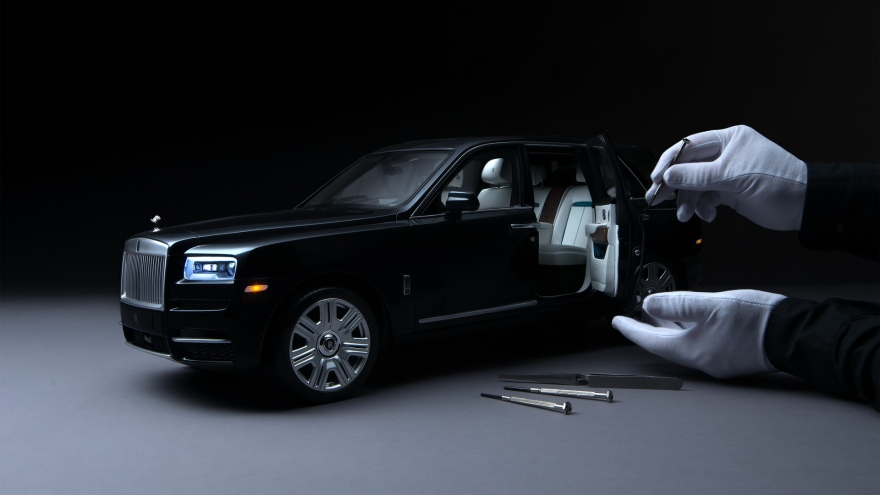 Độc đáo mô hình Rolls-Royce Cullinan tỷ lệ 1:8 hoàn hảo