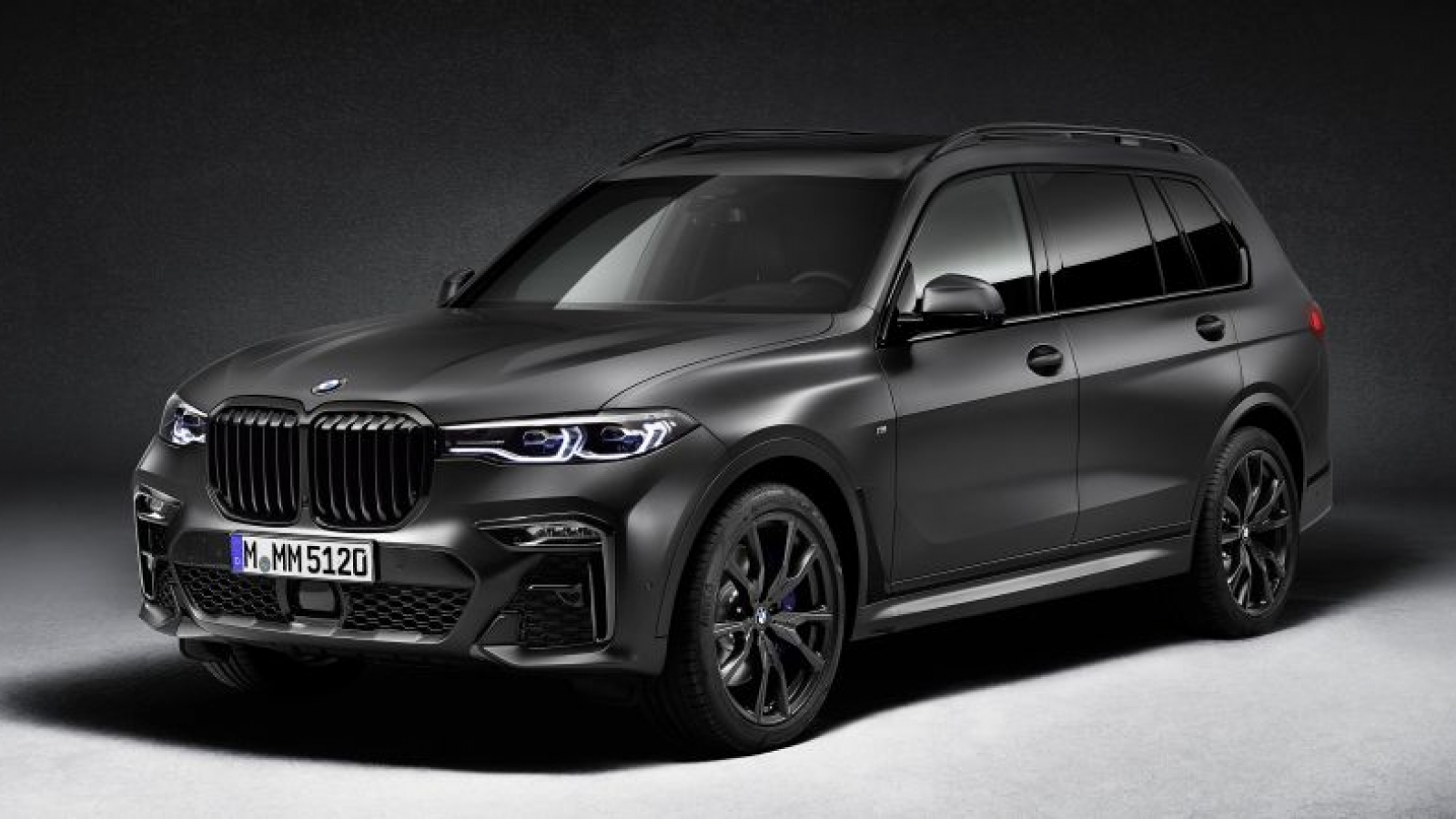 Cận cảnh BMW X7 Dark Shadow Edition ra mắt chỉ với 500 chiếc
