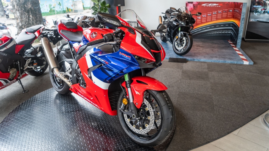 Chiêm ngưỡng “siêu mô-tô” Honda CBR1000RR-R Fireblade tại Việt Nam