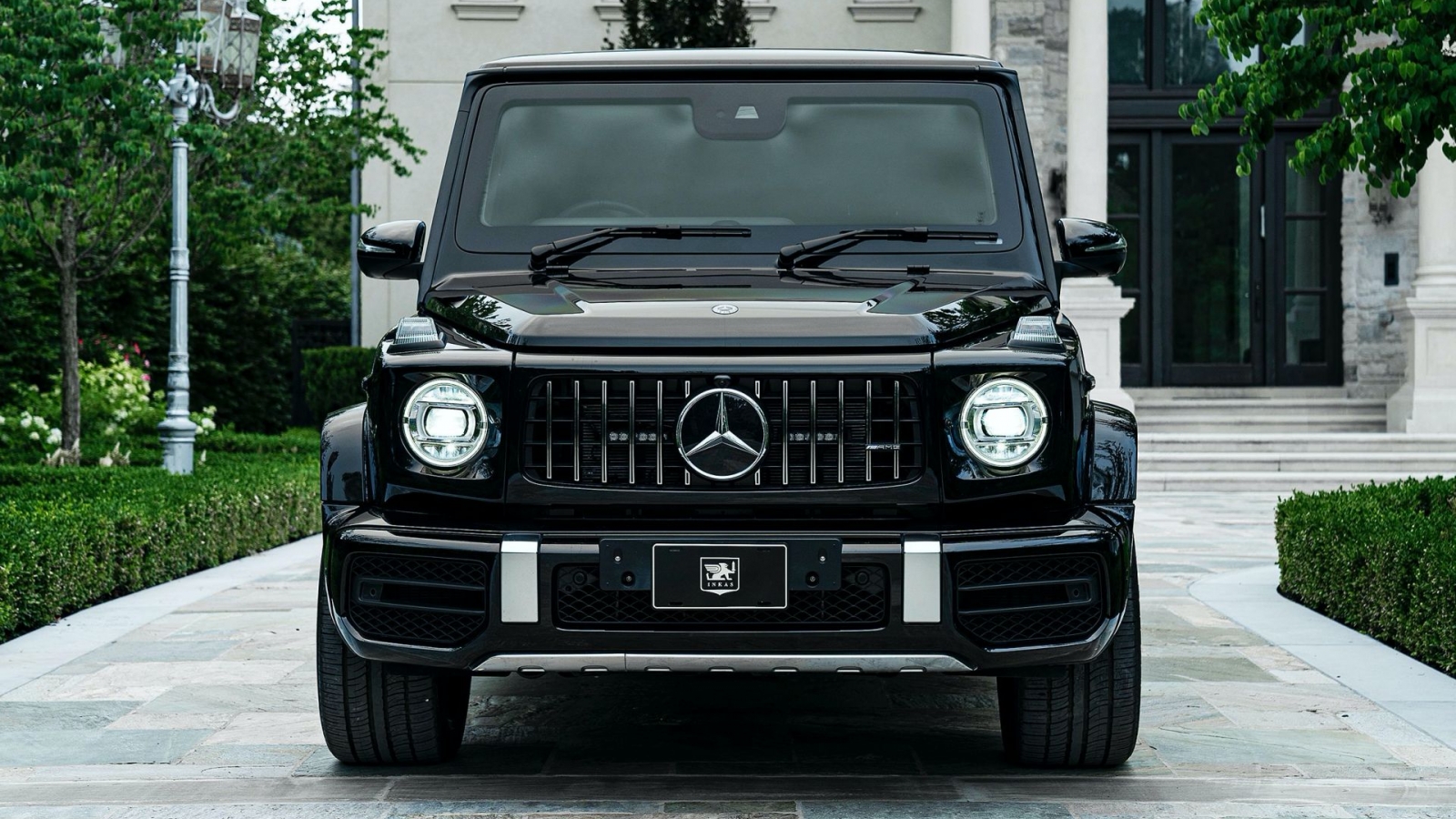 Khám phá Mercedes-AMG G63 VIP Limo bọc thép siêu sang